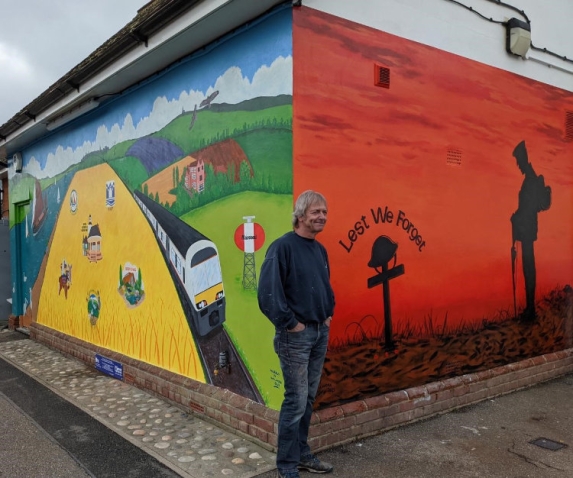 New rail station mural at South Woodham Ferrers commemorates war heroes 