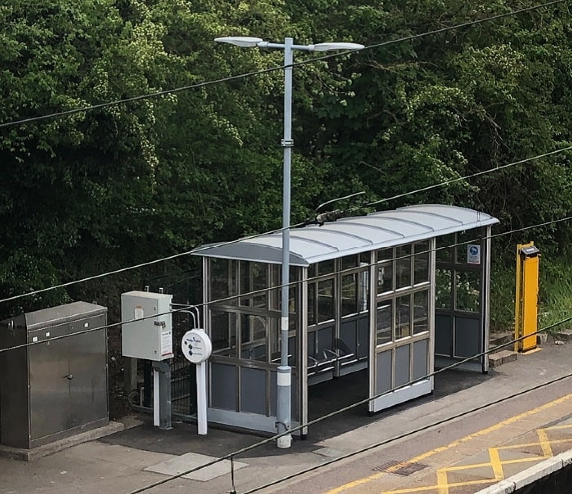New shelter at Harlow Mill station