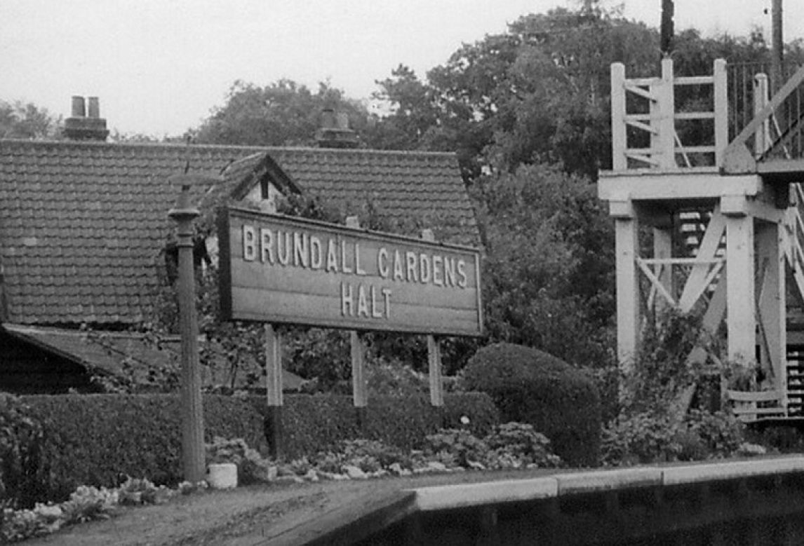 Brundall gardens 1960's sign